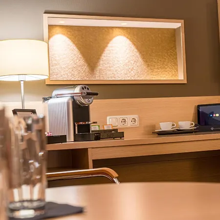 Western Premier Leonhard 4*