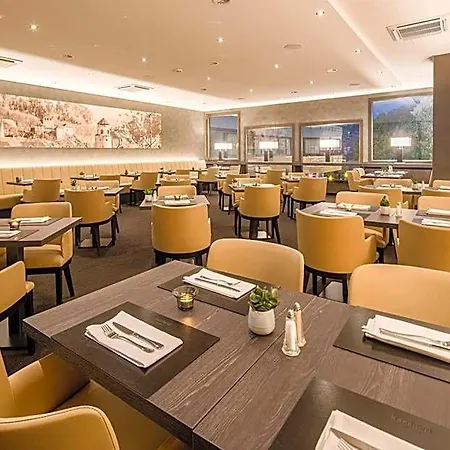 Отель Western Premier Leonhard 4*