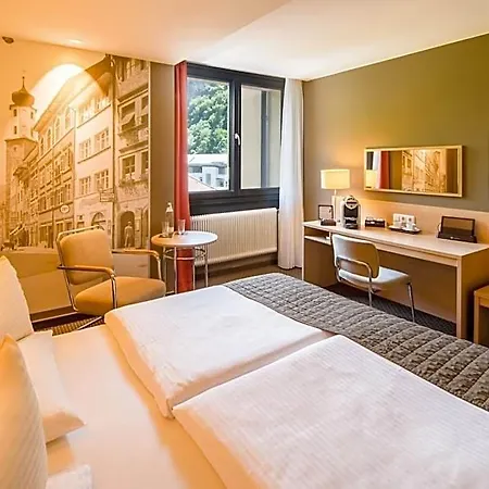 Western Premier Leonhard 4*