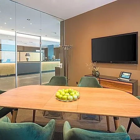 Отель Western Premier Leonhard 4*