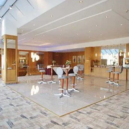 Отель Western Premier Leonhard 4*