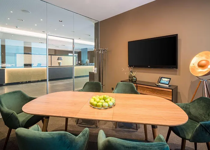 Western Premier Leonhard 4*